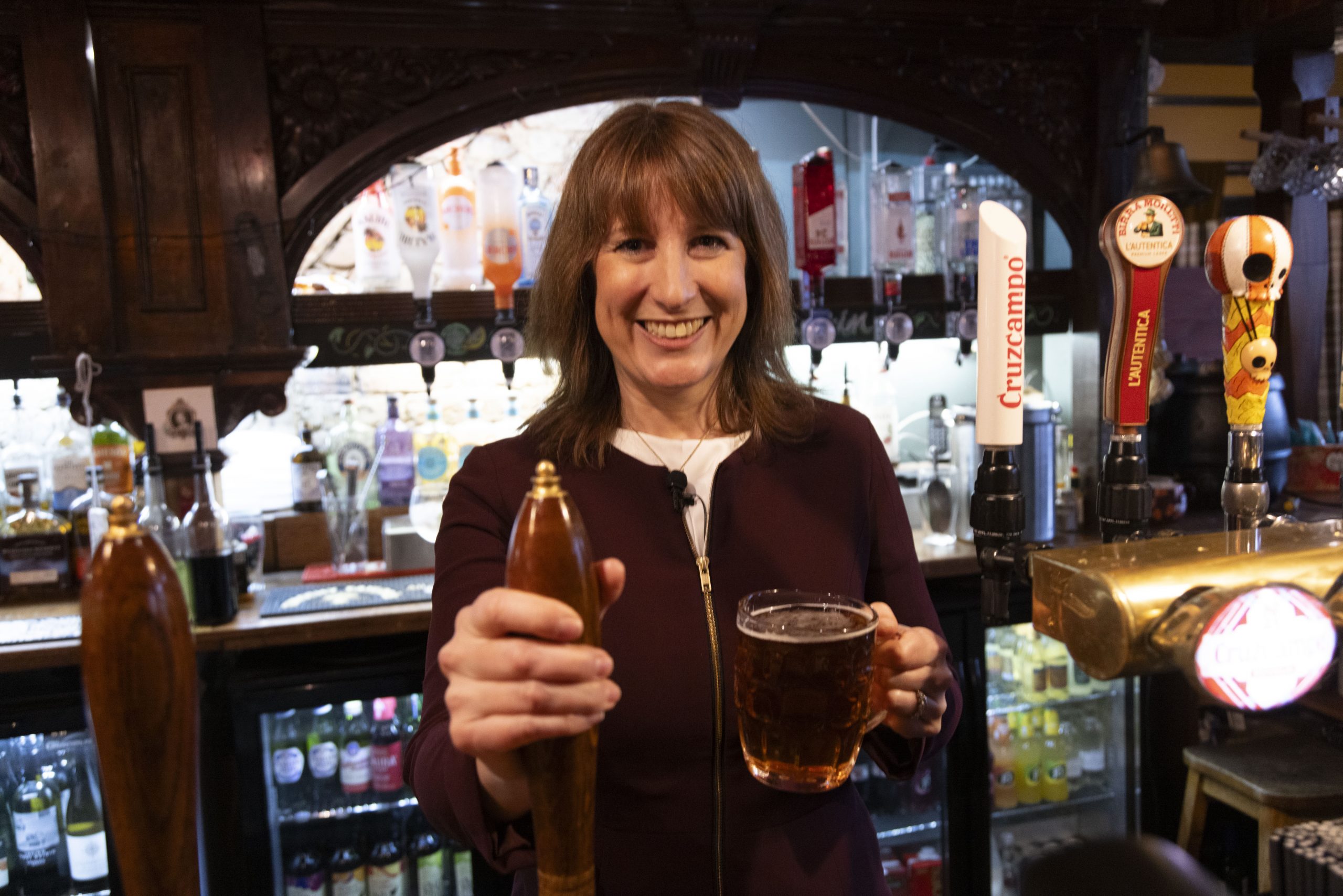 Rachel Reeves unveils £100m package for pubs after Budget tax grab – but landlords vow to keep Labour MPs barred