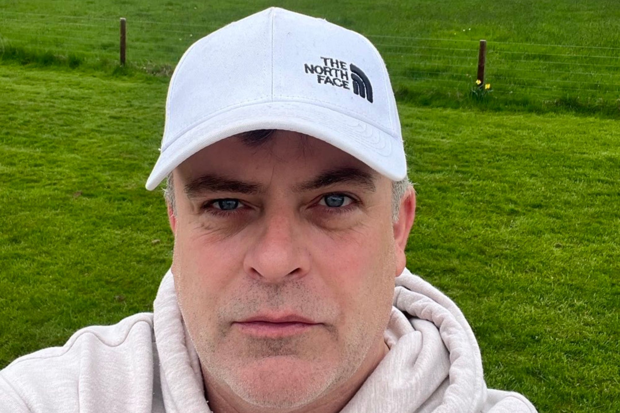 Struggling Coronation Street star Simon Gregson forced to flog tickets for £37-a-head curry night amid financial misery