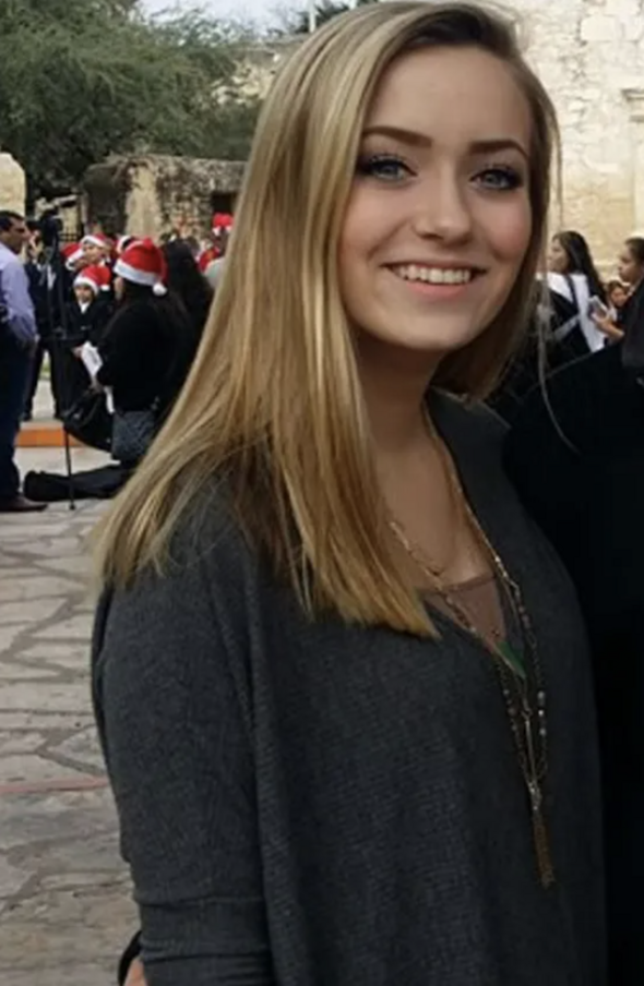 The disturbing texts teacher sent to student before she had 3-hour sex with him