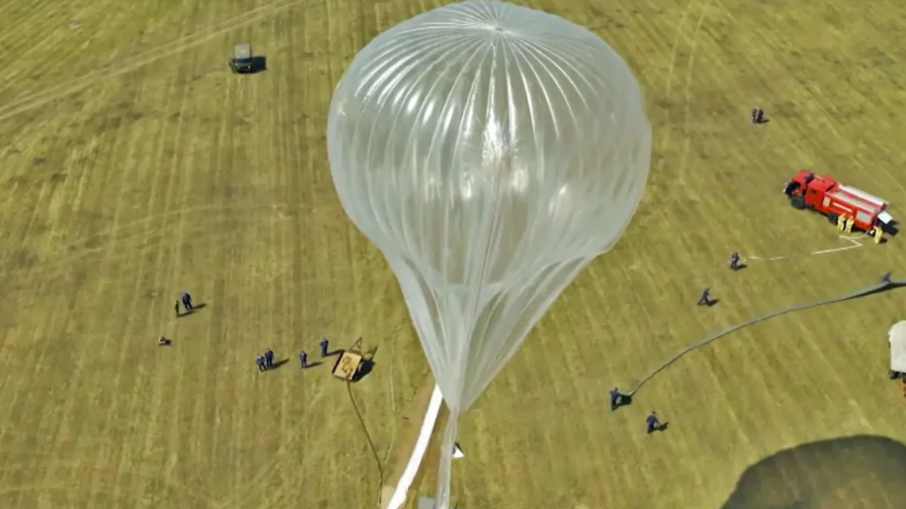 Russia is launching a stratospheric balloon relay network to counter Starlink restrictions, but it has one major flaw — the wind