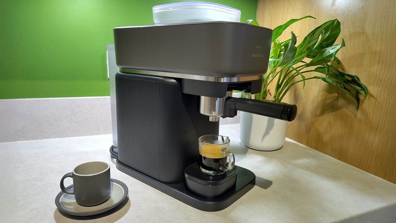 The new Philips Baristina coffee maker brews superb espresso, and surprised me with a very cool feature I’ve never seen before