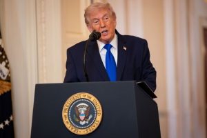 Trump sparks health fears with rambling speech and ‘nasty’ black hand – ‘Seriously unwell’