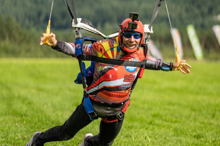 World champion skydiver plummets to his death after parachute fails