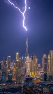 Dubai’s Burj Khalifa struck by lightning in apocalyptic scenes after latest Iran attack