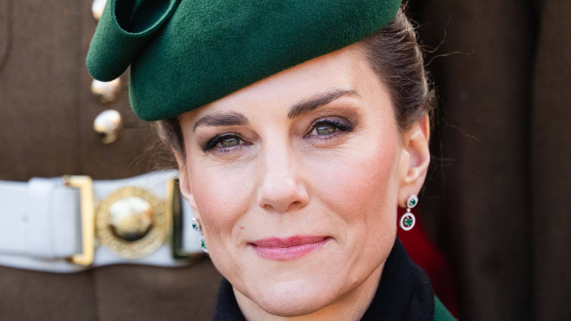 Kate Middleton swerves protocol blunder with décolletage-exposing gown