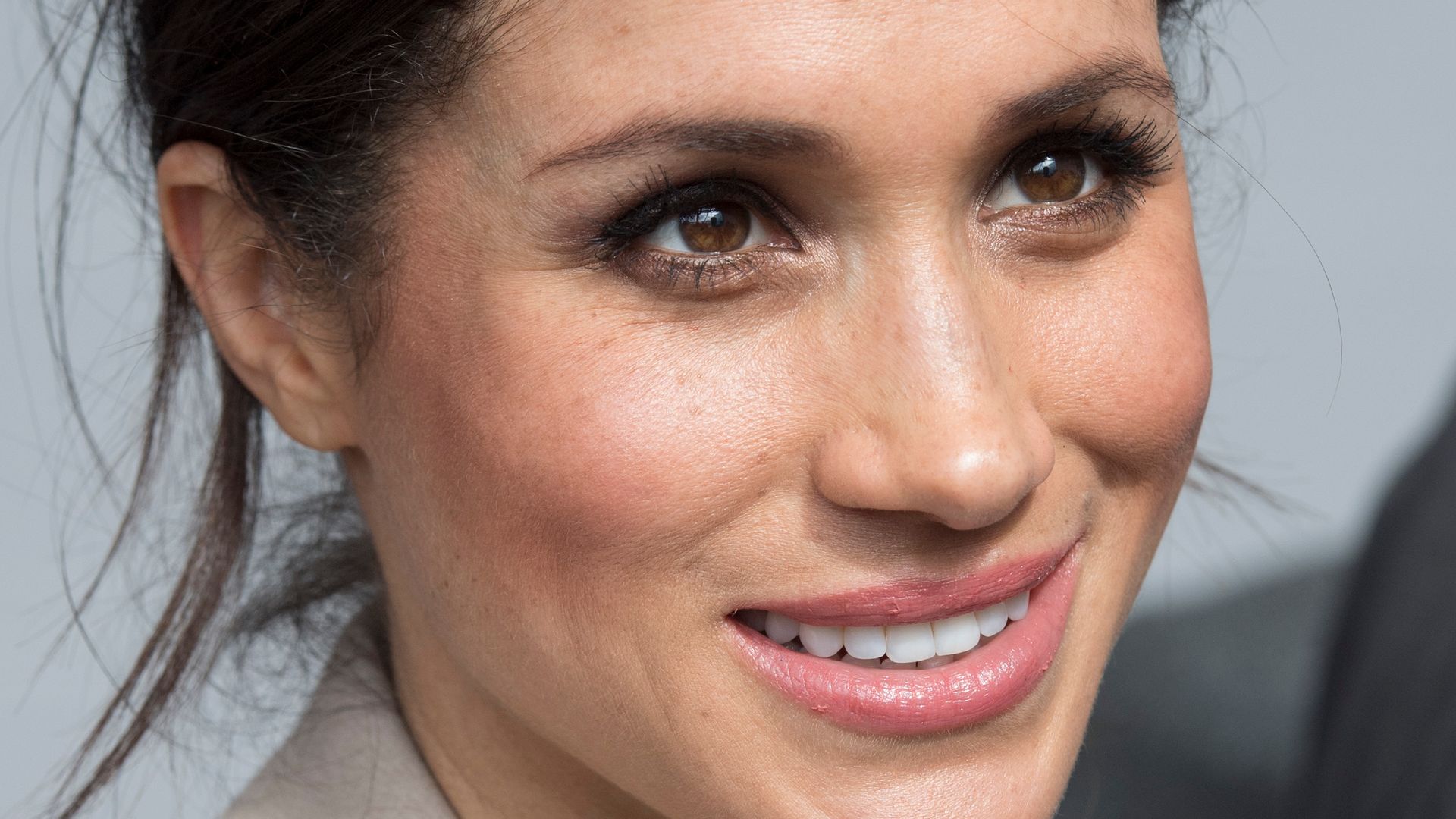 Meghan Markle embraces drama with k spring dress