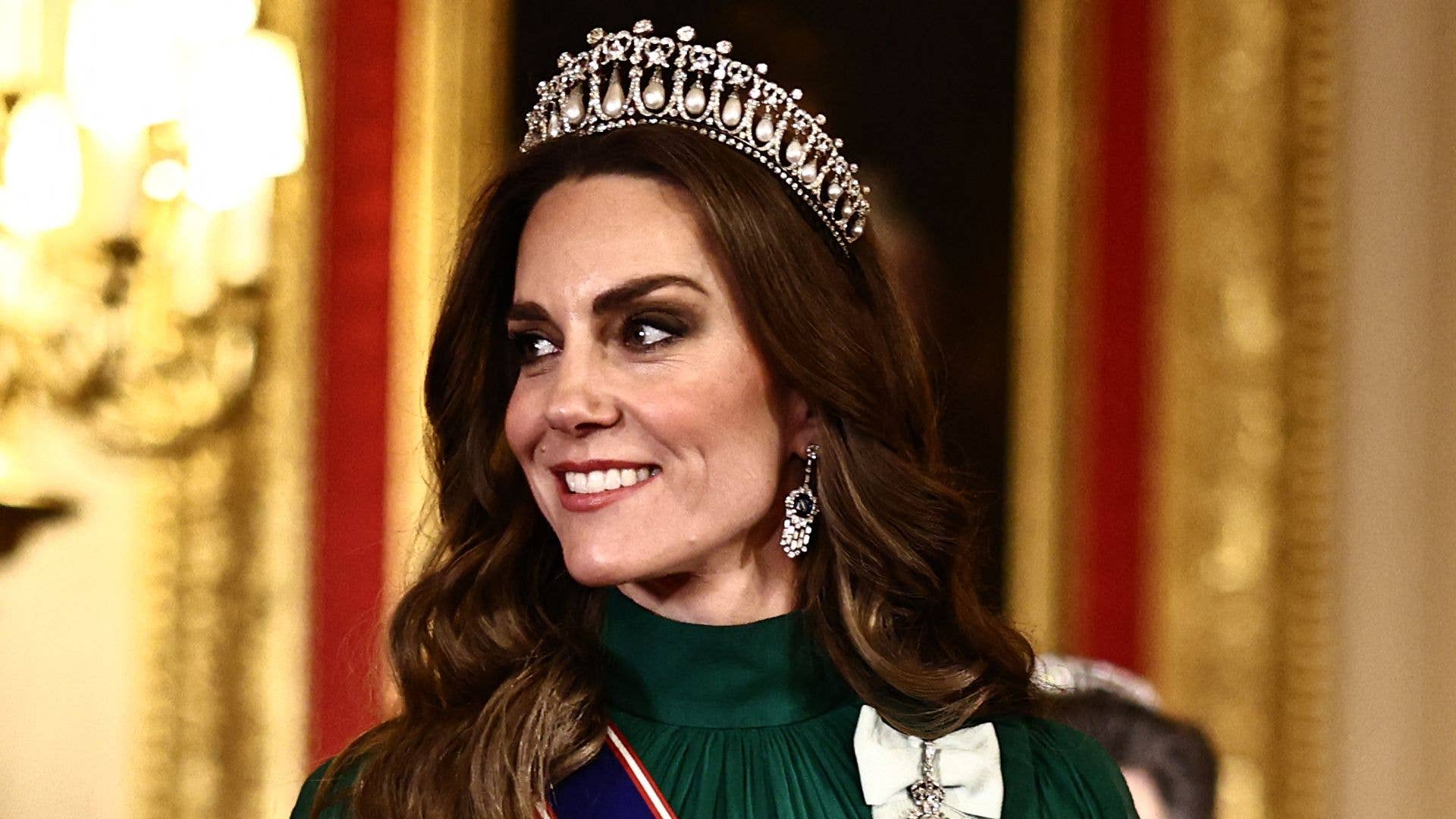 Princess Kate turns heads in dramatic green gown at the State Banquet