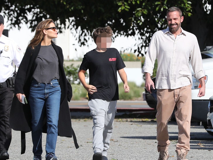Ben Affleck and Jennifer Garner Reunite on Easter Weekend