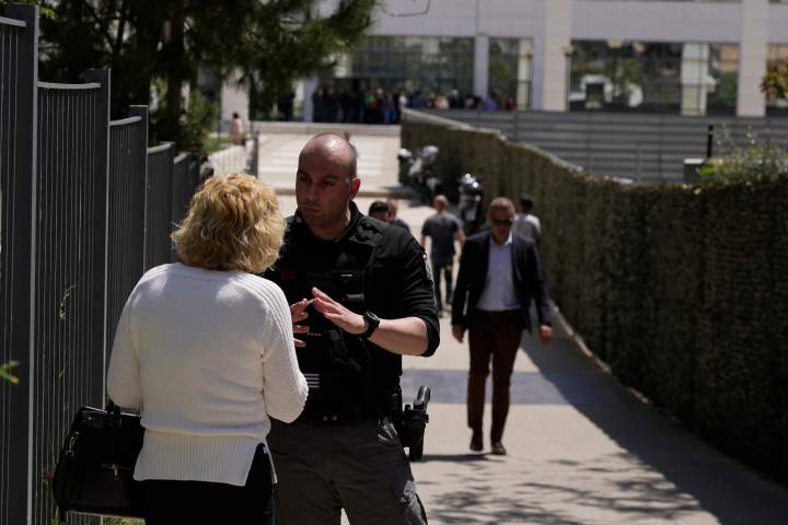 Gunman arrested after opening fire at 2 locations in Greek capital