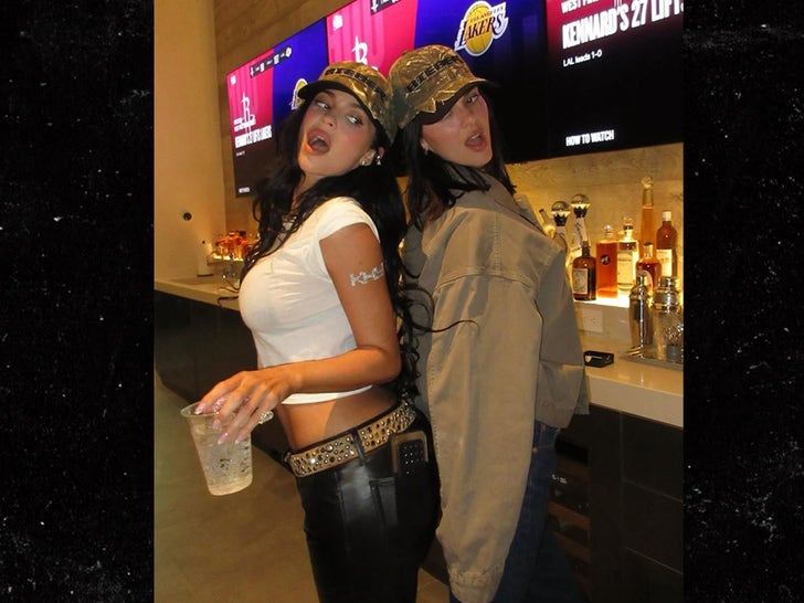 Kylie Jenner vs. Kendall Jenner Who’d You Rather?! Coachella Cuties