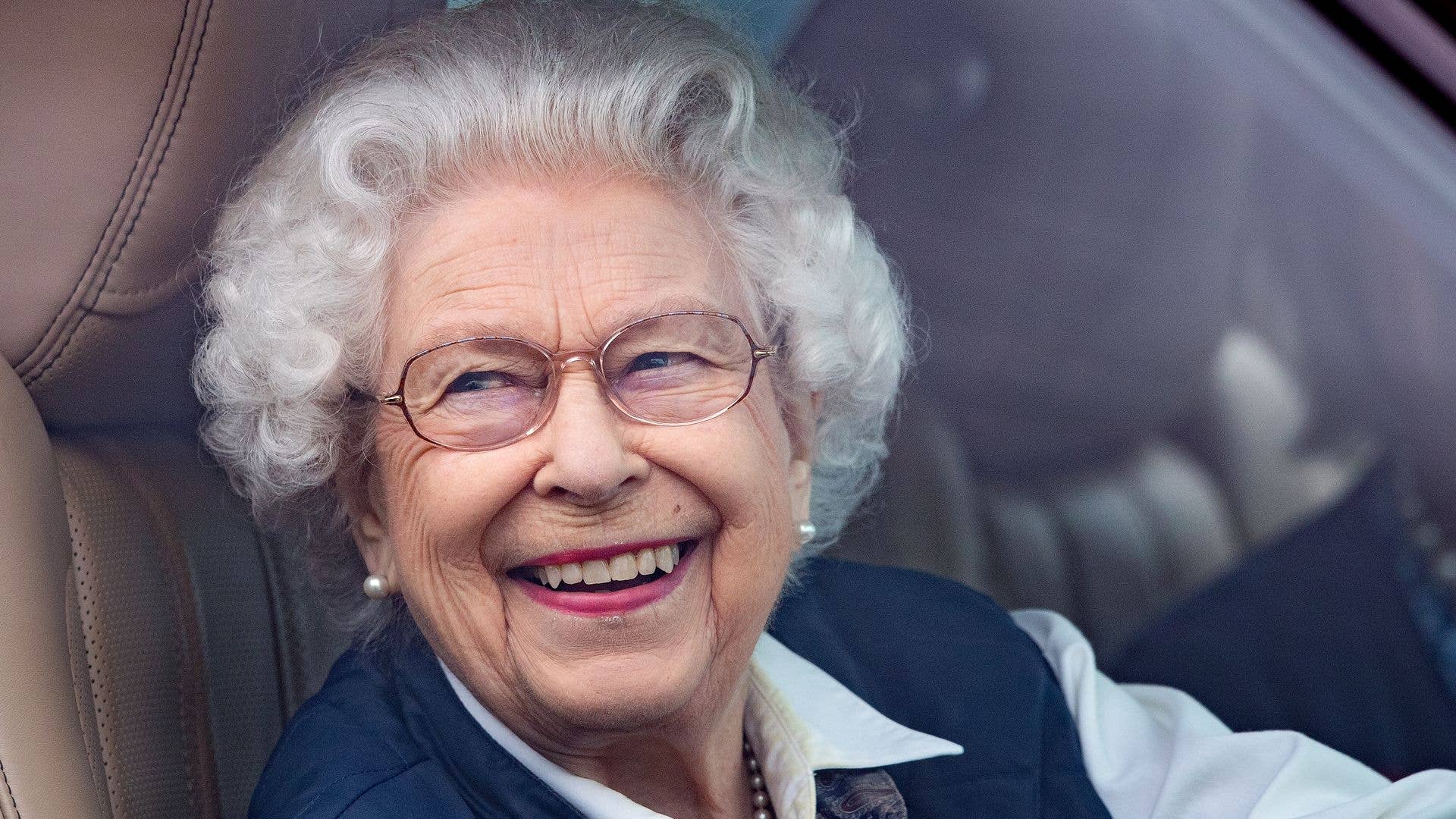 Queen Elizabeth’s ‘professional model’ moment staff feared would ‘bring the monarchy down’