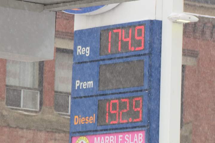 Soaring gas prices prompt renewed calls for government fuel tax relief