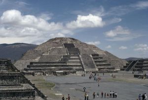 Tourist shot dead in Teotihuacán archaeological zone in Mexico as gunman opens fire