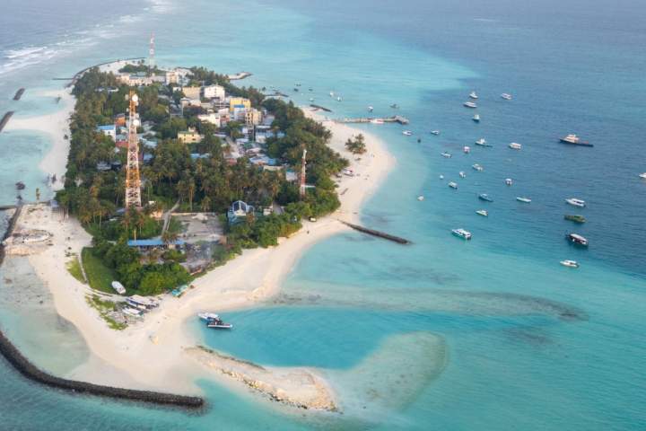 5 Italian tourists dead after exploring underwater caves in Maldives