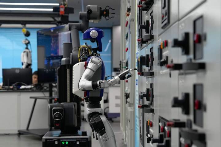 China has outlawed companies from AI-based layoffs. Should Canada follow?