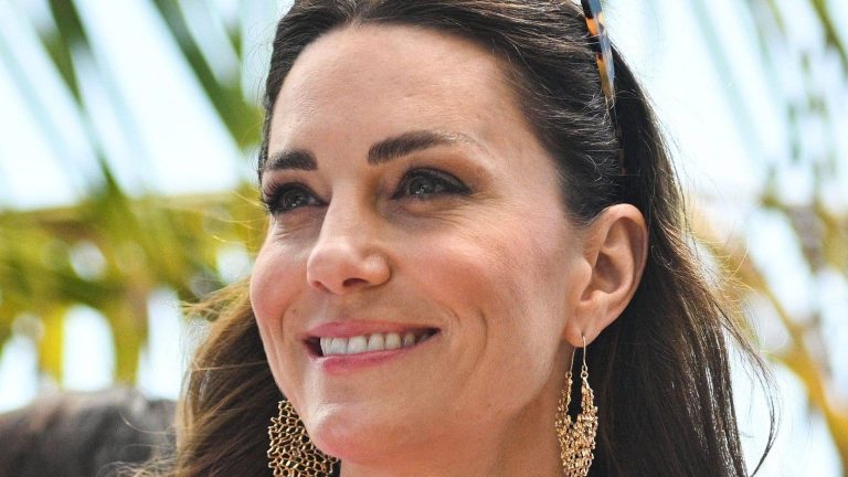 Kate Middleton’s royal tour dress looked straight out of Princess Diana’s 80s wardrobe