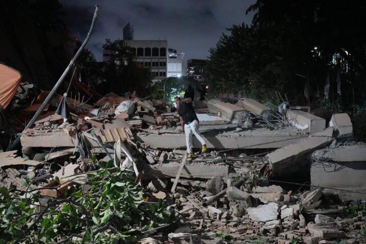 Back-to-back powerful earthquakes slam Venezuela, collapsing buildings