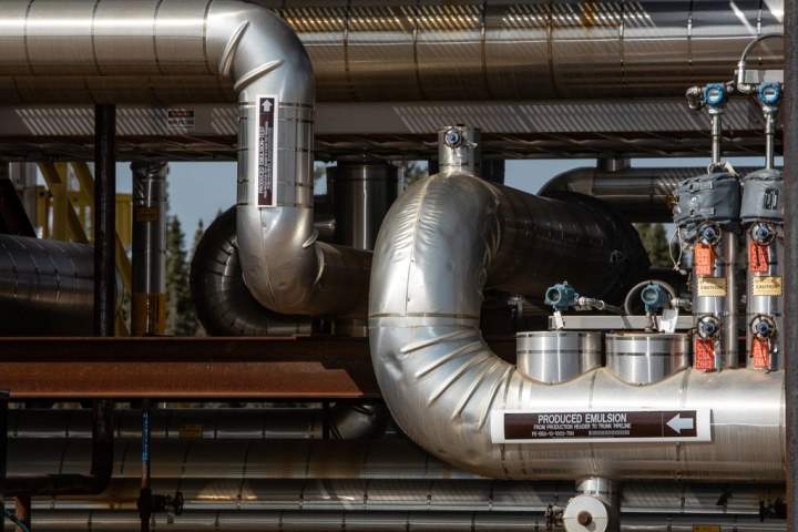 Canadian oil outages, bad weather to tighten inventories at key US storage hub
