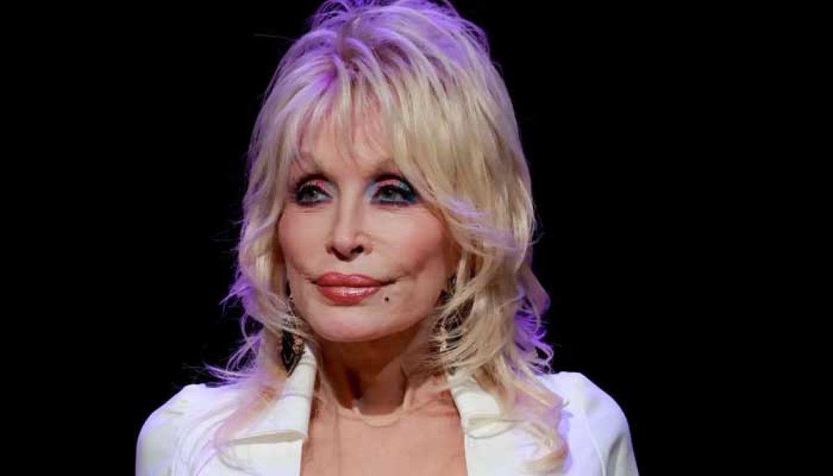 Dolly Parton stuns fans with surprise visit to her new truck stop