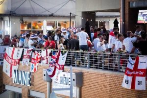 England World Cup fans slam Nigel Farage with brutal chant after Keir Starmer resigns