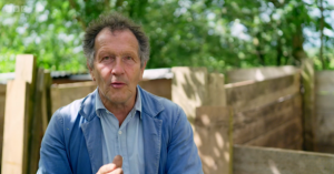 Monty Don gives gardeners ‘not before Sunday’ lawnmower date warning as 34C temps hit