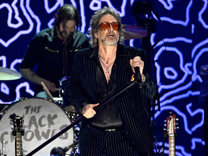 The Black Crowes’ USA Chant Controversy Not Affecting Tonight’s Show
