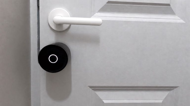 The Yale Linus Smart Lock L2 Lite is a clever, affordable Matter lock with no subscription fee, but a few rough edges