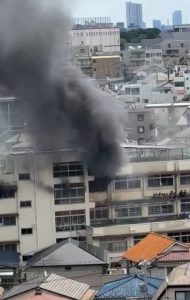 Tokyo school fire: Children cling to window ledge as blaze engulfs primary school in Japan