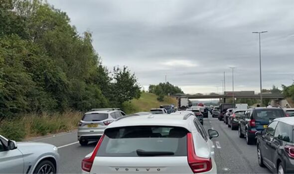 M60 traffic LIVE: All cars stopped near Oldham due to incident – huge delays