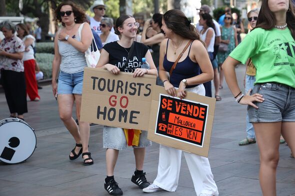 Majorca businesses slam protest as 30k ‘to collapse Palma streets’ – ‘tourism’s essential’