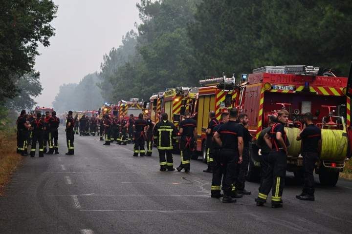 More than 250,000 people flee their homes in France and Spain as wildfires burn