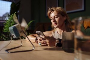 Phones will keep charge for longer if you make one change during heatwave