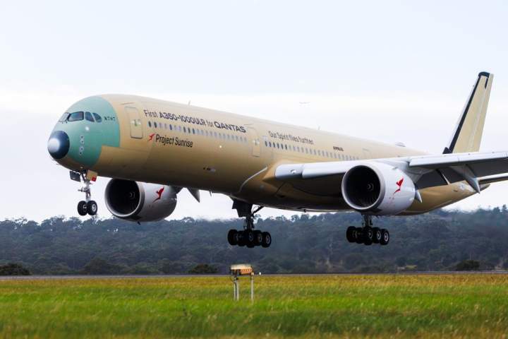 Qantas jet lands in Australia after 19-hour non-stop test flight from France