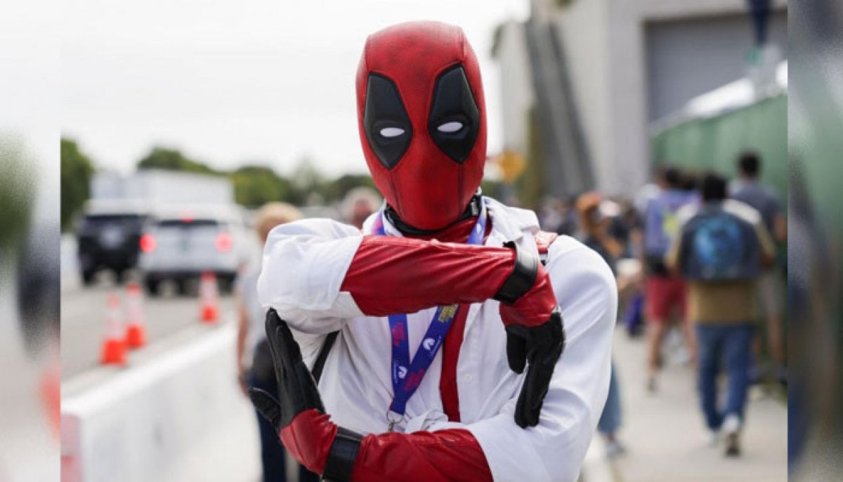 Ryan Reynolds sends fans into fits at Comic-Con: Watch