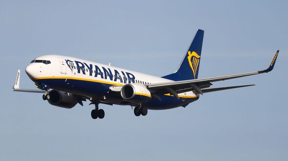 Ryanair flight heading to Edinburgh airport suffers ‘technical issue’ before landing