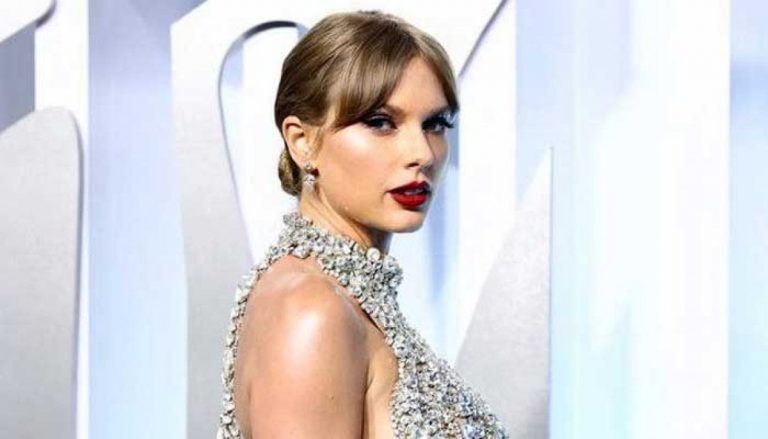 Taylor Swift channels feminine energy in wedding rehearsal dinner decor