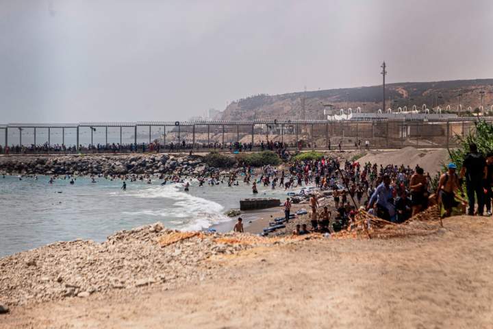 Thousands flood into Spain’s Ceuta from Morocco, sparking military response