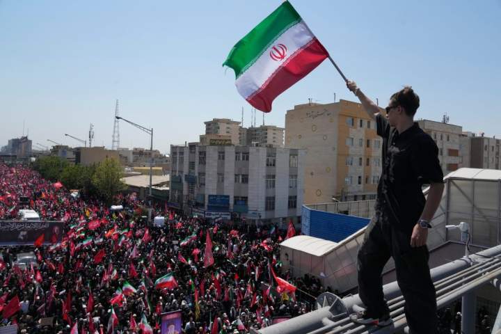 U.S. and Iran exchange fire as interim peace deal unravels