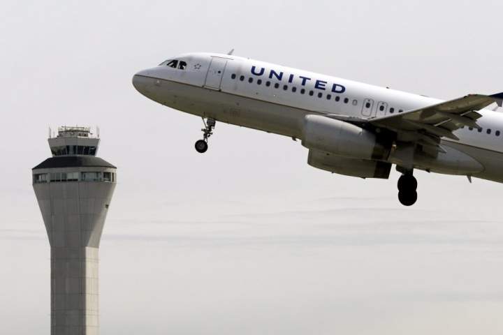 United Airlines to face lawsuit over sale of ‘window seats’ with no windows