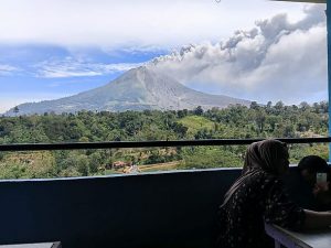 Chaos as huge Mount Sinabung volcano erupts in Indonesia sparking panic