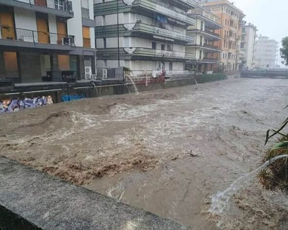 Chaos as tourist hotspot hammered by flash floods and brutal storms – ‘Be prepared’