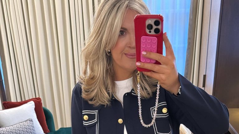 I’m midsize, I’m in my forties and I love fashion – this is the outfit formula that works for me