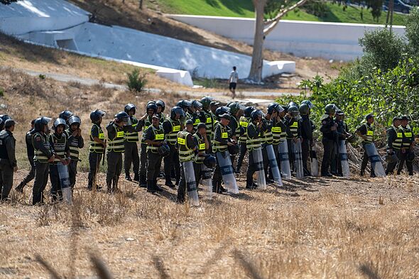 More than 100 migrants ‘clash with police as they try to reach Ceuta’