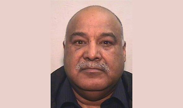 Pakistan tells UK it will stop taking back migrants if grooming gang leader returns