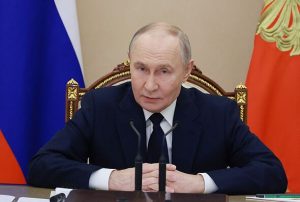 Panicking Putin ‘plotting to mobilise half-a-million fighters in weeks’ as WW3 fears soar