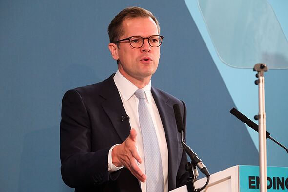 Reform announces huge plan for unemployed to clean parks and repair council houses