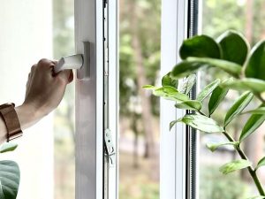 UK households urged to close doors and windows on Sunday