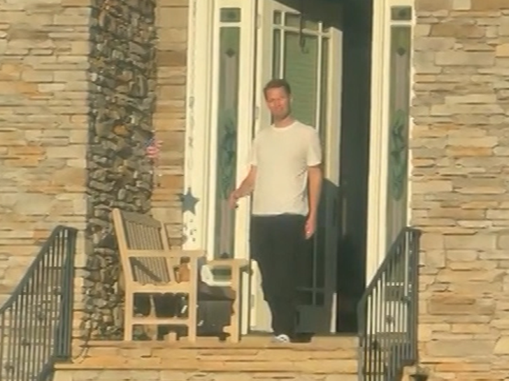 Hayden Panettiere’s BF Brian Hickerson Seen For First Time Since Bar Fight