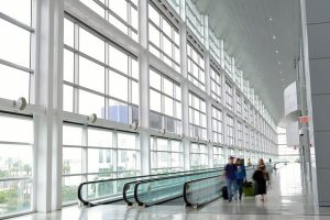 Miami Airport: Evacuation due to bomb threat as passengers flood out of MIA