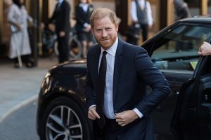 Moment Prince Harry is asked ‘have you spoken to your uncle’ as he arrives at awards